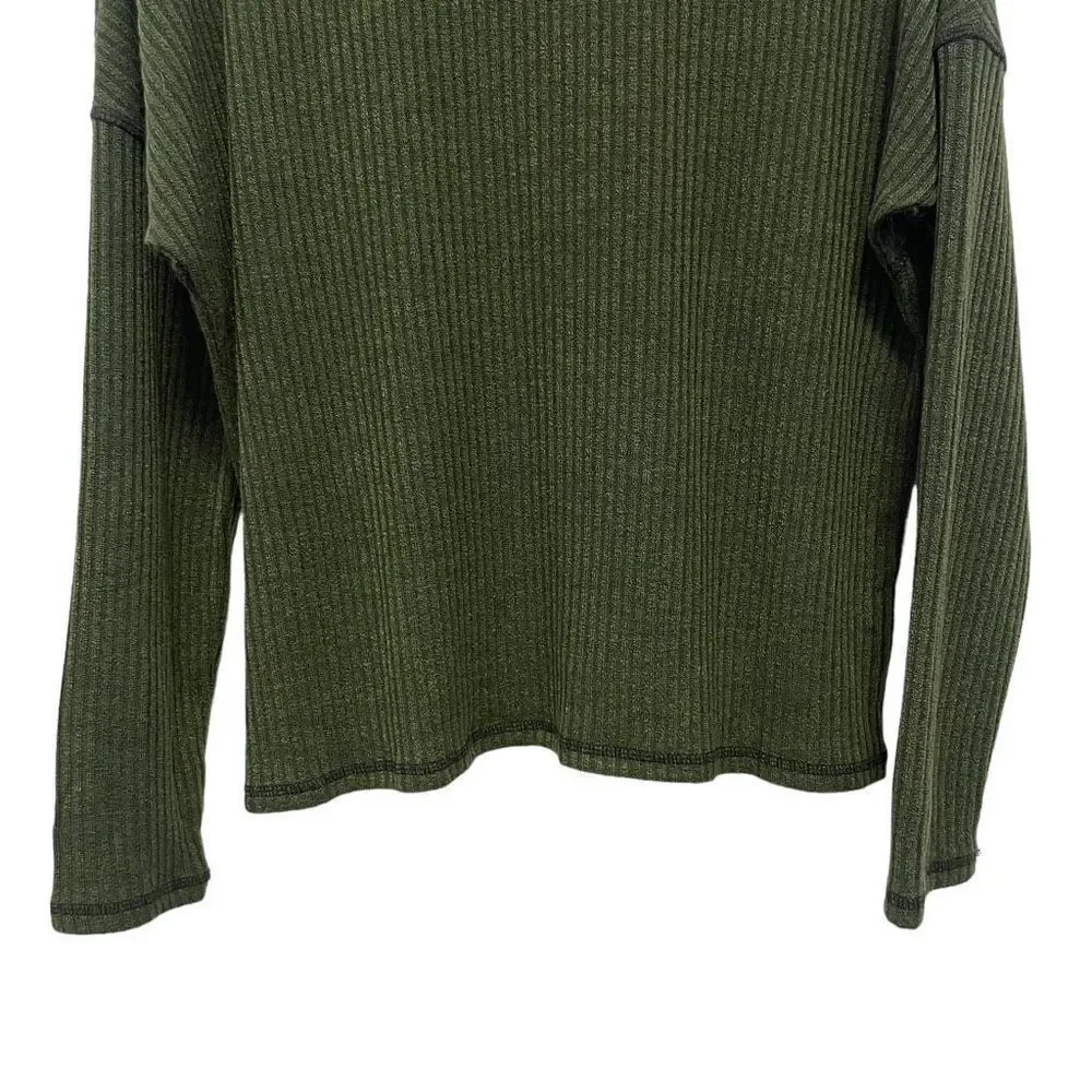 Green Turtle Neck Top - Picture 6 of 6